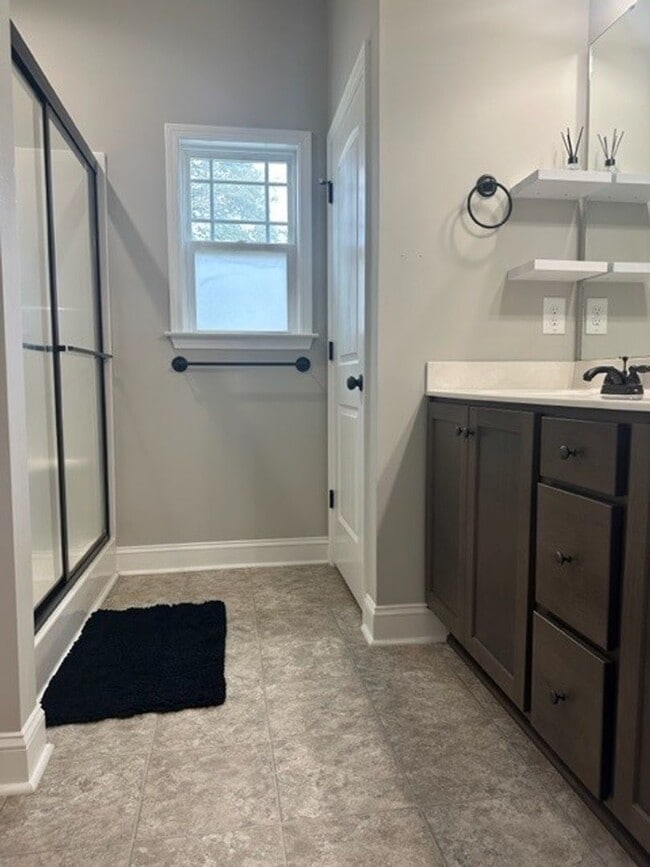 Building Photo - 3 Bed/2 Bath in Willow Pond - 15 minutes to SJAFB!