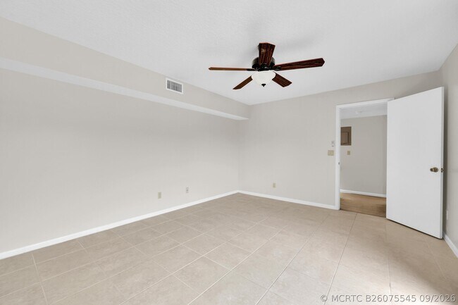 Building Photo - 5857 SE Windsong Ln