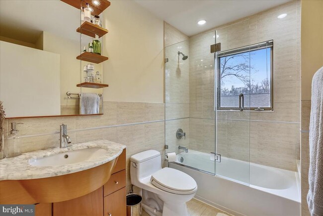 Building Photo - 6600 80th Pl