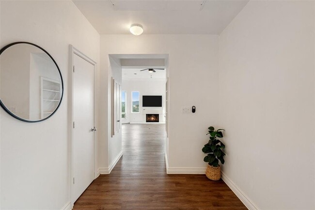 Building Photo - 5312 Scenic View Dr