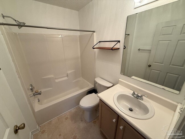 Building Photo - 2511 Trailwood Dr