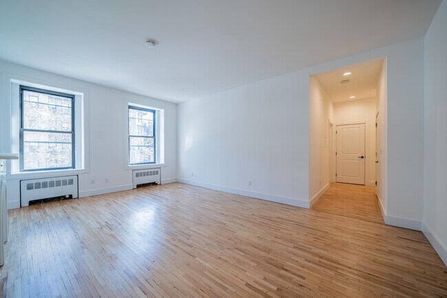 Building Photo - 1200 Washington St