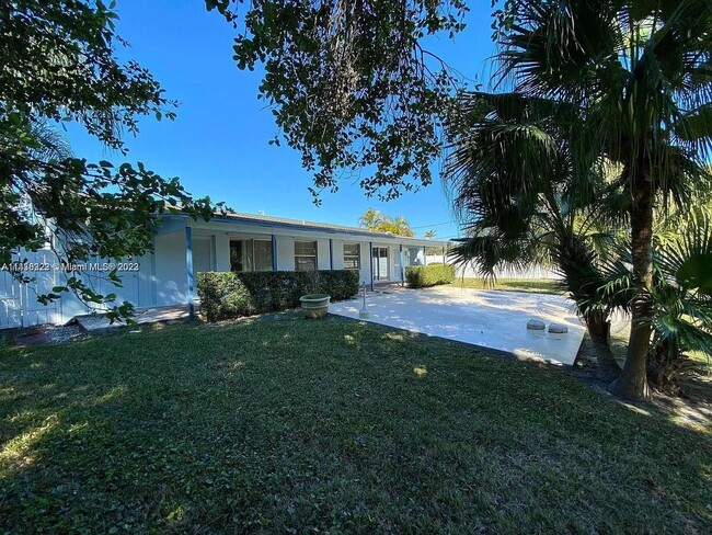 Building Photo - 832 Prosperity Farms Rd