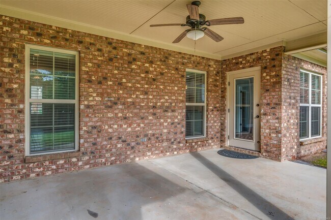 Building Photo - 1613 Haworth Park Way