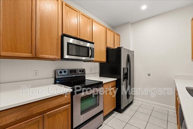 Building Photo - 6402 Cava Alta Dr