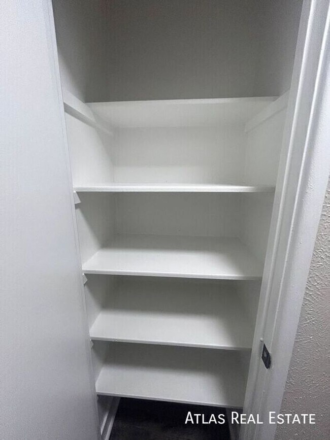 Building Photo - 551 S Fairfax St