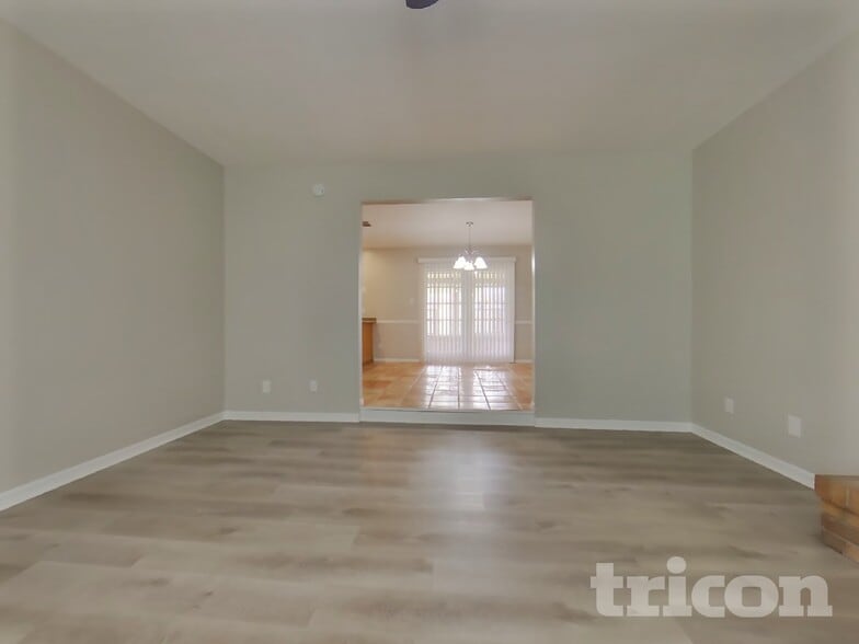 Building Photo - 872 Fairview Ave