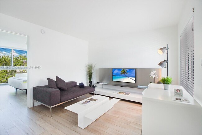 Primary Photo - 285 Sunrise Dr