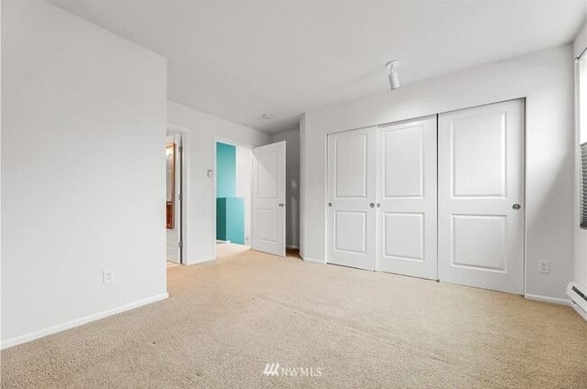Building Photo - Everett 308-Grace Kim