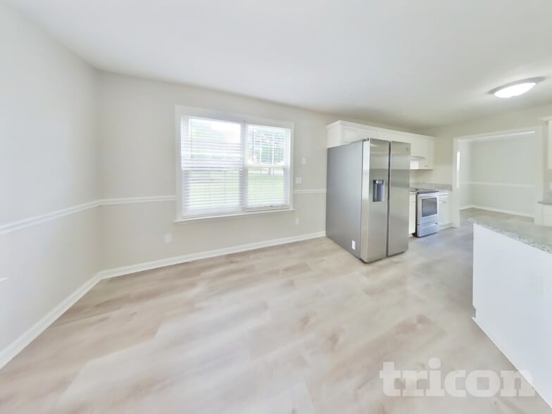 Building Photo - 800 Chaney Woods Dr