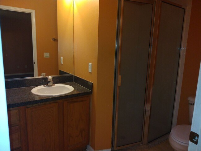 Building Photo - 14059 Sullivan St