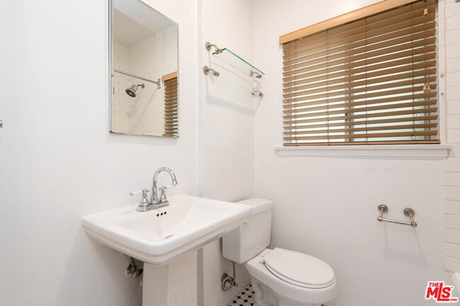 Building Photo - 9025 Rangely Ave