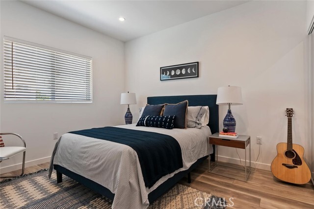 Building Photo - 13538 Vanowen St