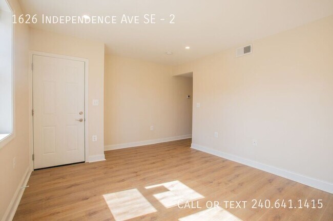 Building Photo - 1626 Independence Ave SE