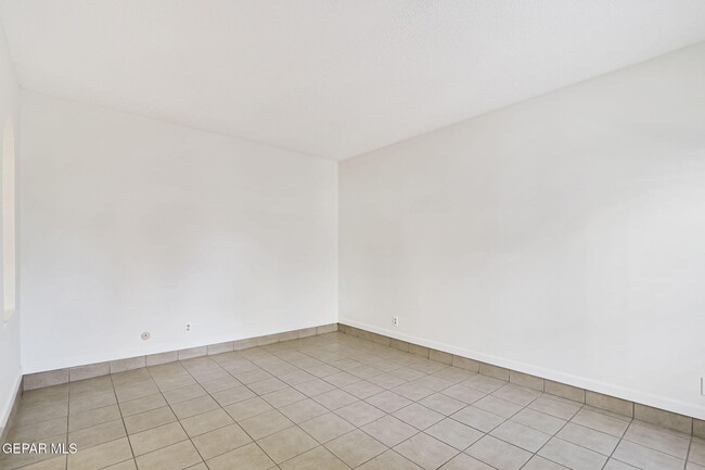 Building Photo - 1742 Pico Alto Dr