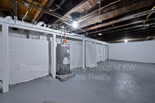 Building Photo - 786 Thomas Ave