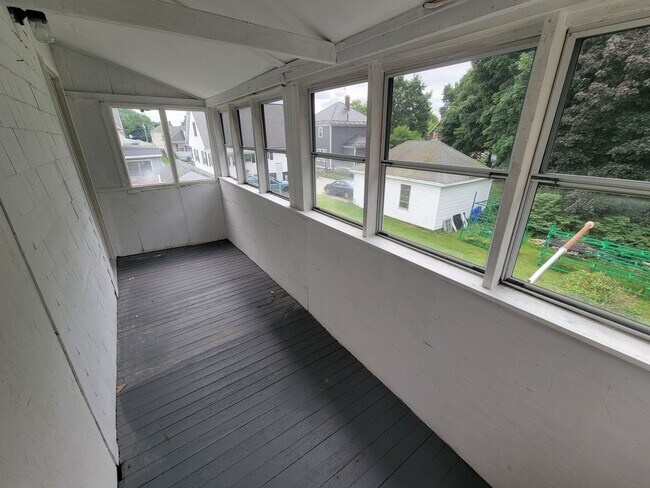 Building Photo - 76 Congress St