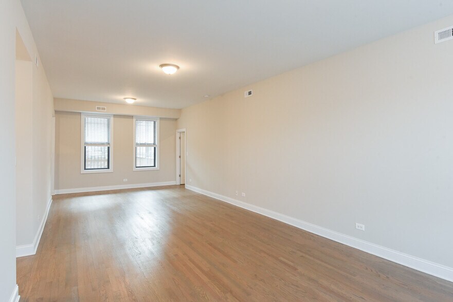 Building Photo - 3405 W Fullerton Ave