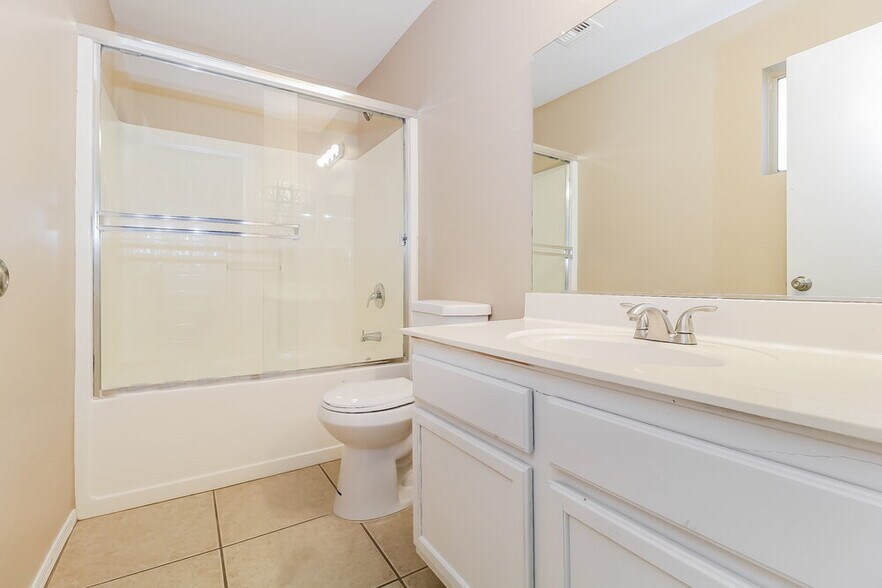 Building Photo - 3172 S 162nd Ln