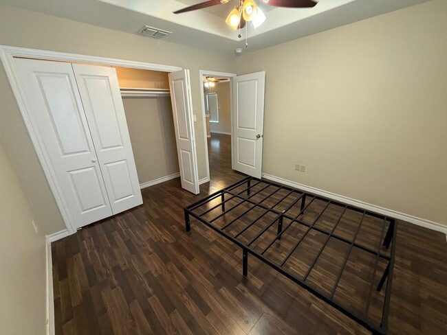 Building Photo - 7917 Elka Lp