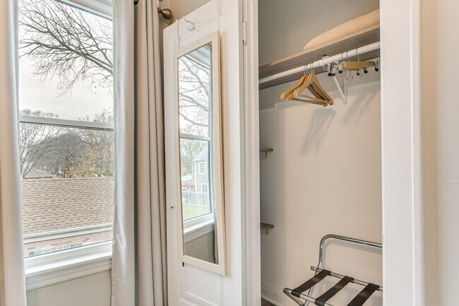 Building Photo - 1538 Fowler Ave