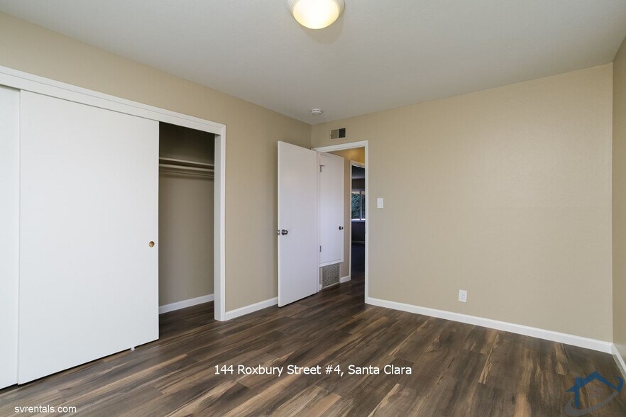 Building Photo - 144 Roxbury St