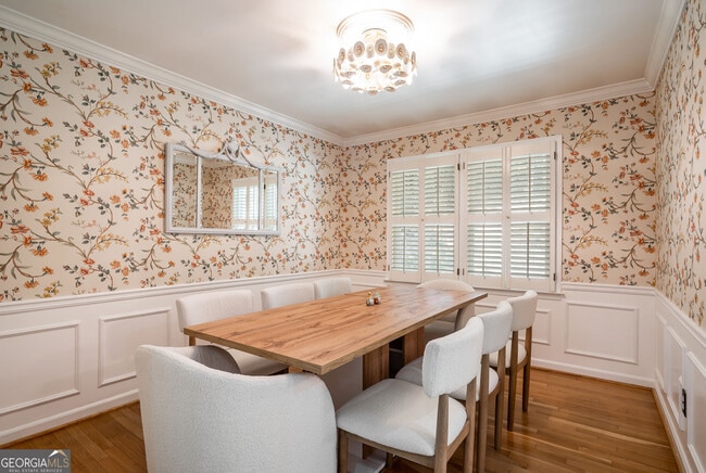 Building Photo - 1460 Valley View Rd