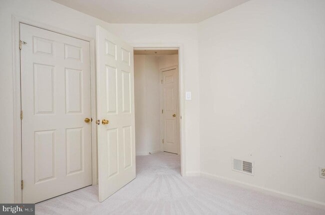 Building Photo - 3003 Gatehouse Ct