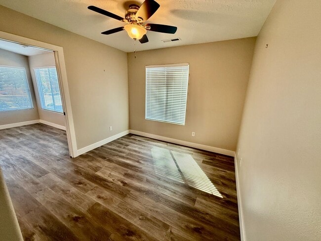 Building Photo - 389 E 500 S