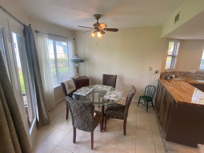 Building Photo - 130 Blue Heron Dr