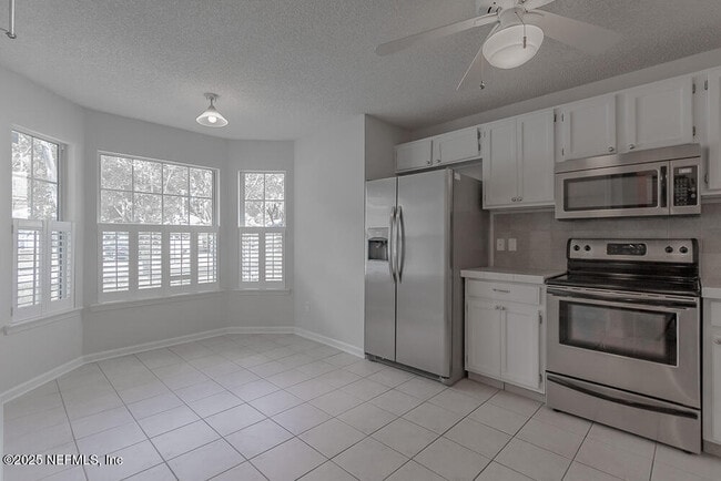 Building Photo - 1819 Ashmore Green Dr
