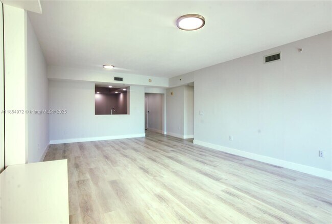 Building Photo - 3330 NE 190th St
