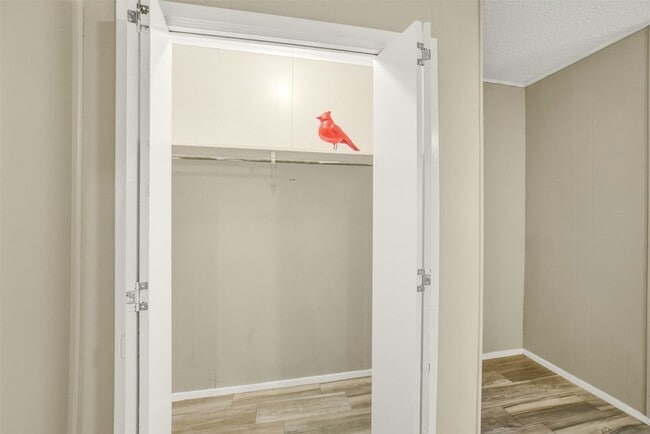 Building Photo - 23807 Red Oak Dr