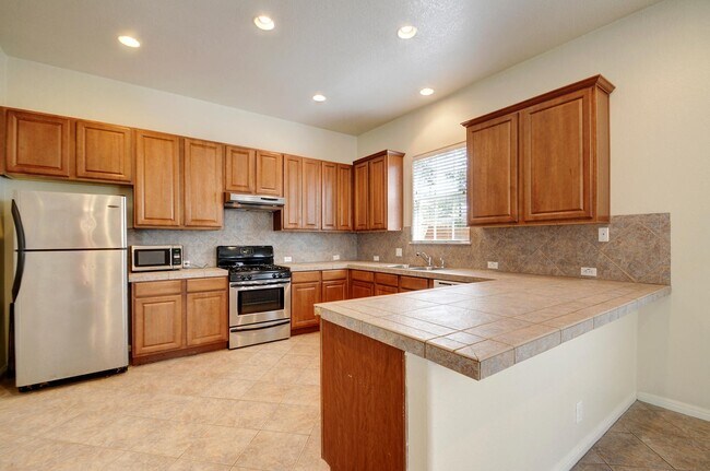 Building Photo - 610 Maiden Ln