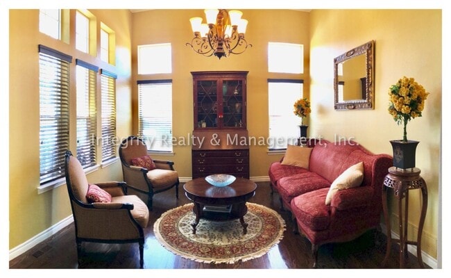 Building Photo - 4 Bed/5 Bath, 4,219 Sqft -11089 Canyonbroo...