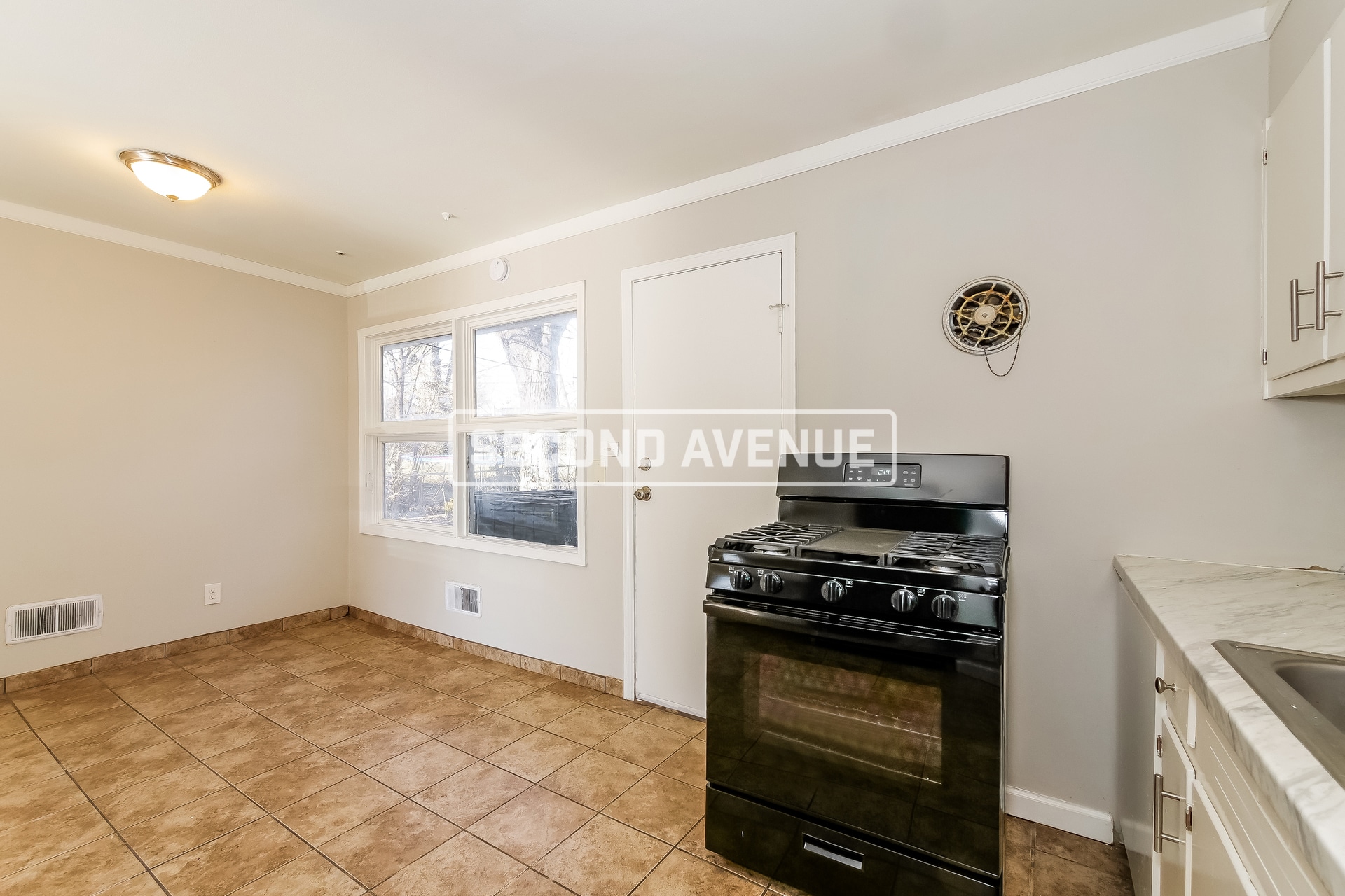 Building Photo - 7504 E 111th Terrace