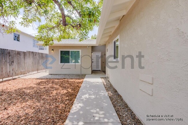 Building Photo - 1815 San Andres St