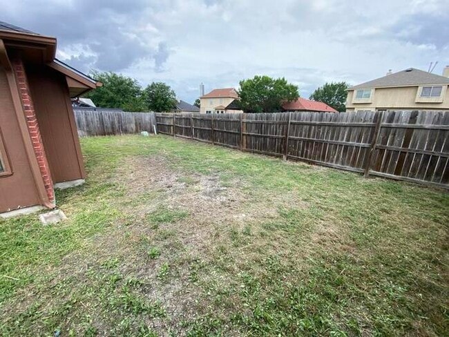 Building Photo - 9906 Autumn Valley