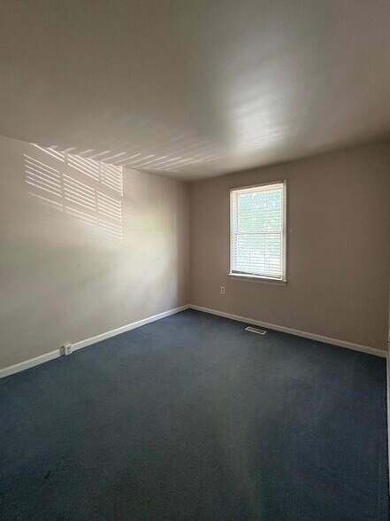 Building Photo - 8002 Cattail Ct