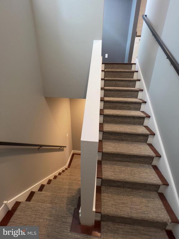 Building Photo - 423 Wallace St