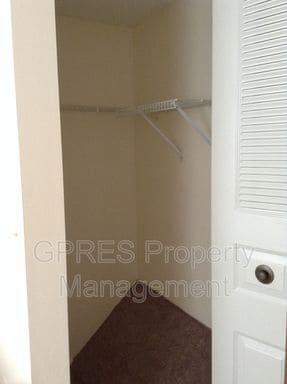 Building Photo - Townhouse for rent