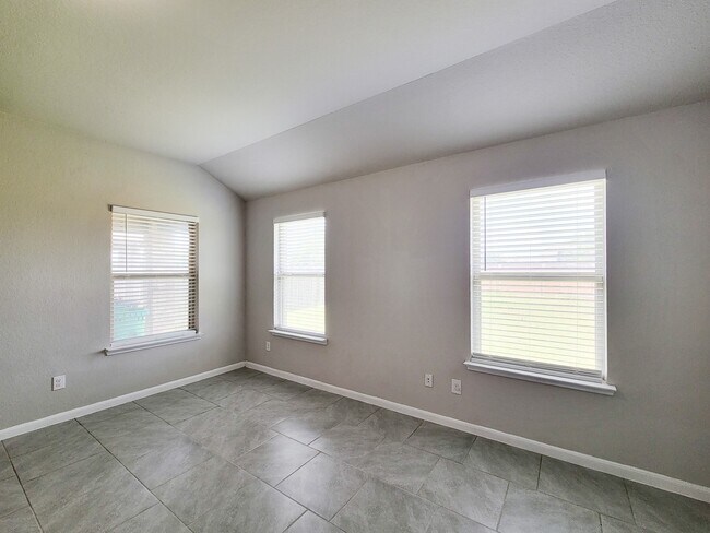Building Photo - 29614 Breakwater Dr