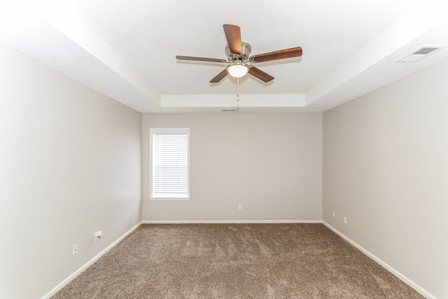 Building Photo - 3448 Pendulum Dr E