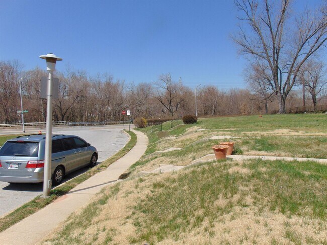 Building Photo - 5253 Cedgate Rd