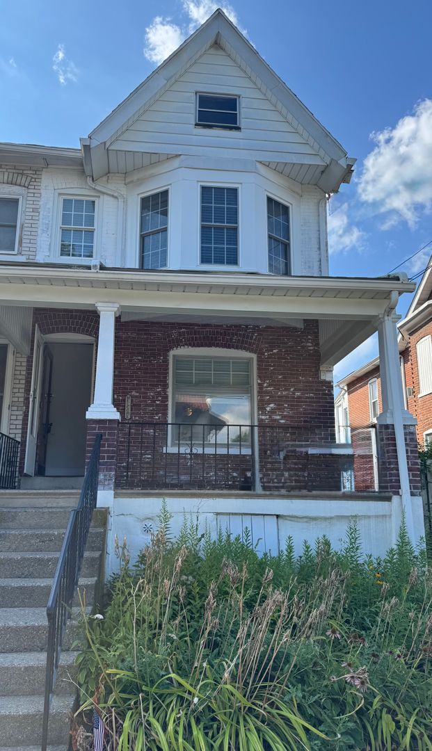 Building Photo - 3 Bedroom Home in Emmaus