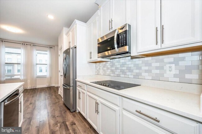 Building Photo - 45366 Daveno Square