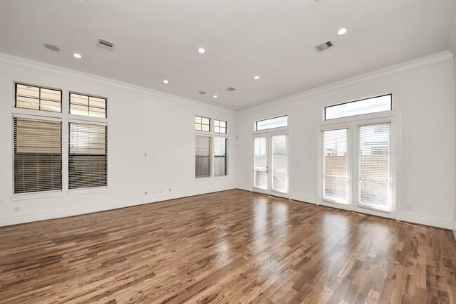 Building Photo - 5809 Kiam St