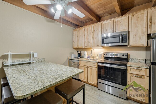 Building Photo - Remodeled One Bedroom Winter Rental