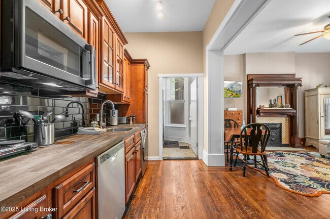 Building Photo - 1236 E Broadway