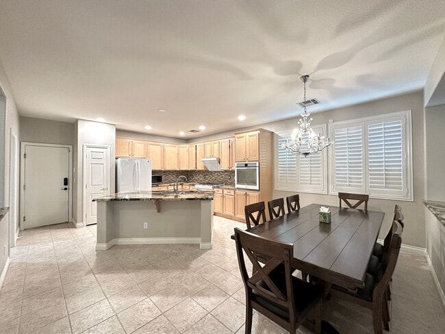 Building Photo - Glenhaven At Southern Highlands